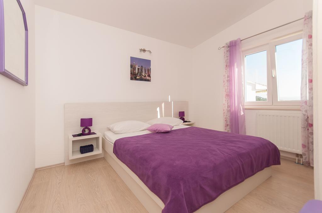 Apartment Lelas Omiš Esterno foto