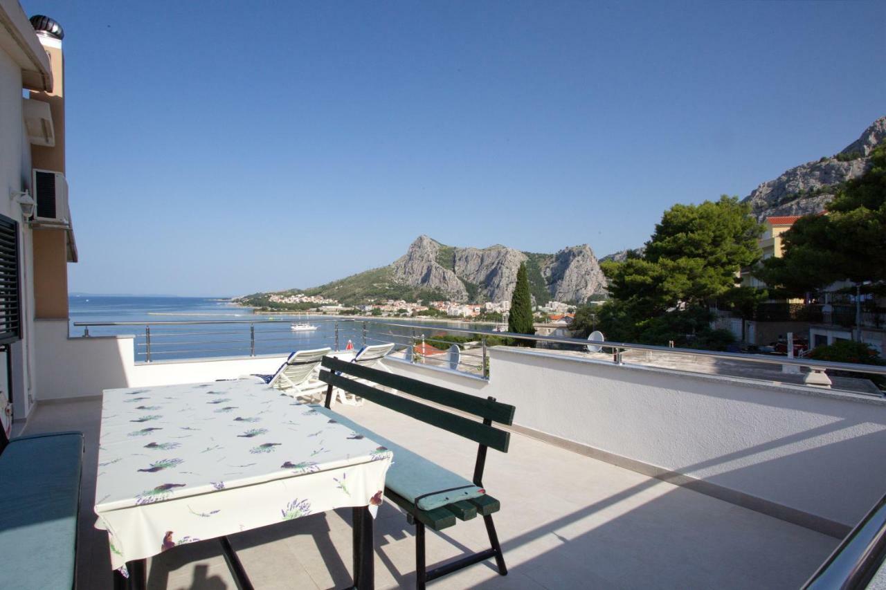 Apartment Lelas Omiš Esterno foto
