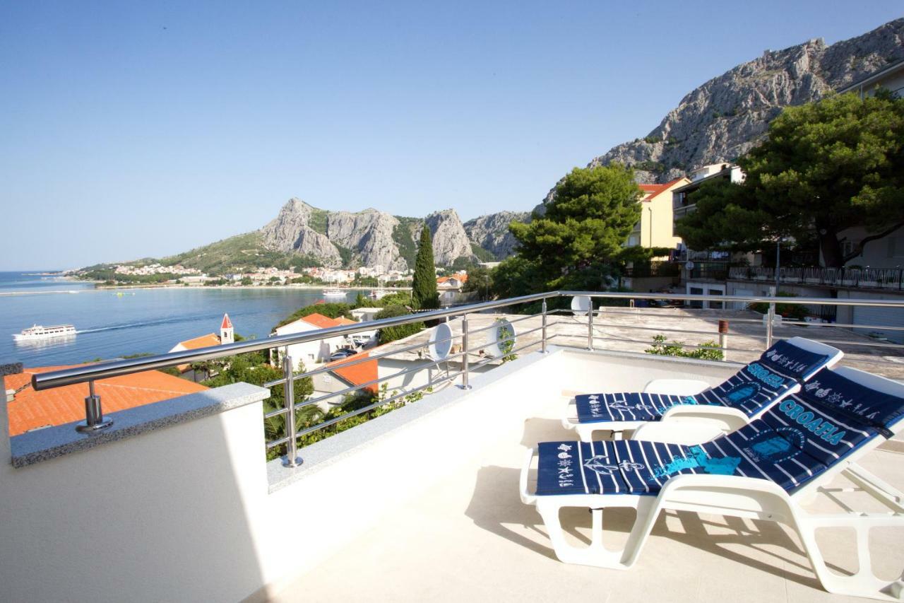 Apartment Lelas Omiš Esterno foto