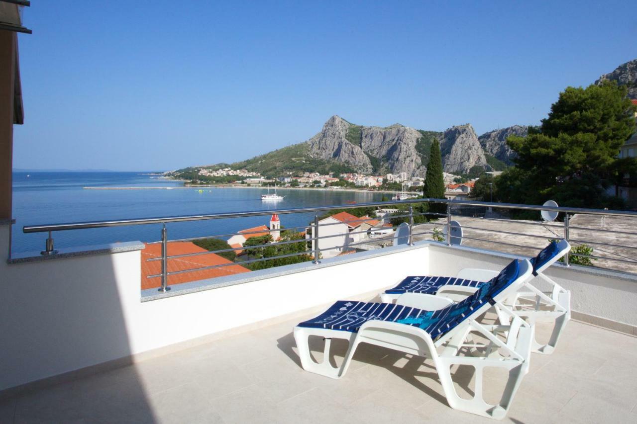 Apartment Lelas Omiš Esterno foto